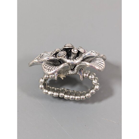 Silver Tone Gray Rhinestone Flower Cocktail Ring Size 7 Statement Bold Stretch - Picture 5 of 8